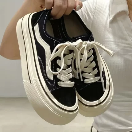 Women'S Casual Comfortable Low-Top Sneakers - Black & White Fabric